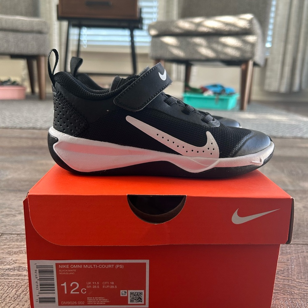 Kids Nike Omni Sneakers size 12c